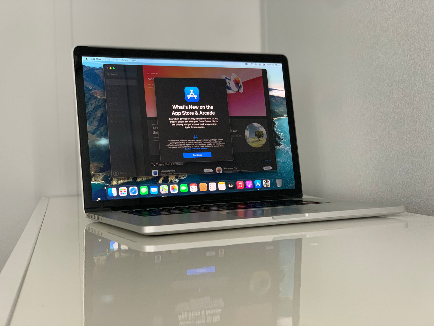 Macbook Pro 15,4" Liquid Retina| intel Core i7 | 256 Gb SSD | 8Gb RAM | Silver (a1398)