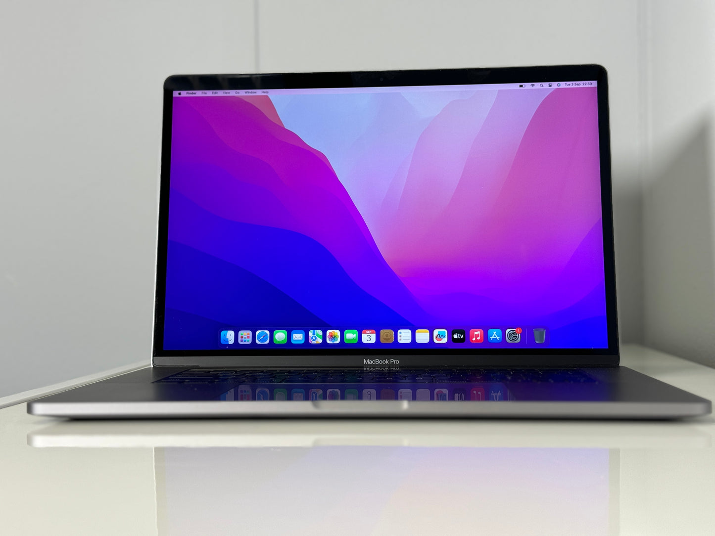 Macbook Pro 15,4" 4k Retina | Touch Bar | intel Core i7 | 512 Gb SSD | 16Gb RAM | Spacegrey (a1990)