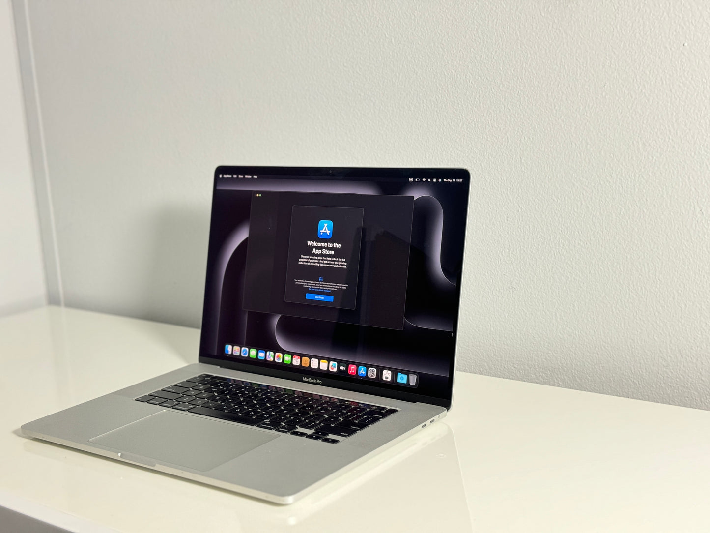 Macbook Pro 16,2" 4k Retina| Touch Bar | intel 8-Core i9 | 512 Gb SSD | 16Gb RAM | Silver (a2141)