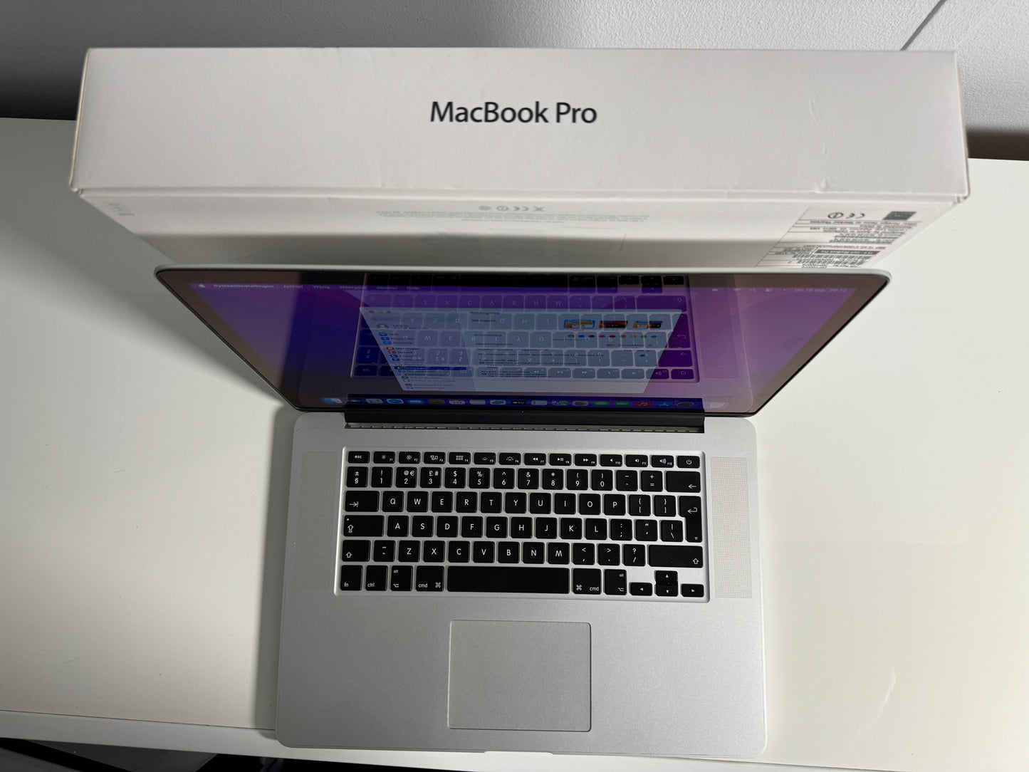 Macbook Pro 15,4"Liquid Retina | intel Core i7 | 256 Gb SSD | 16Gb RAM | Silver (a1398)