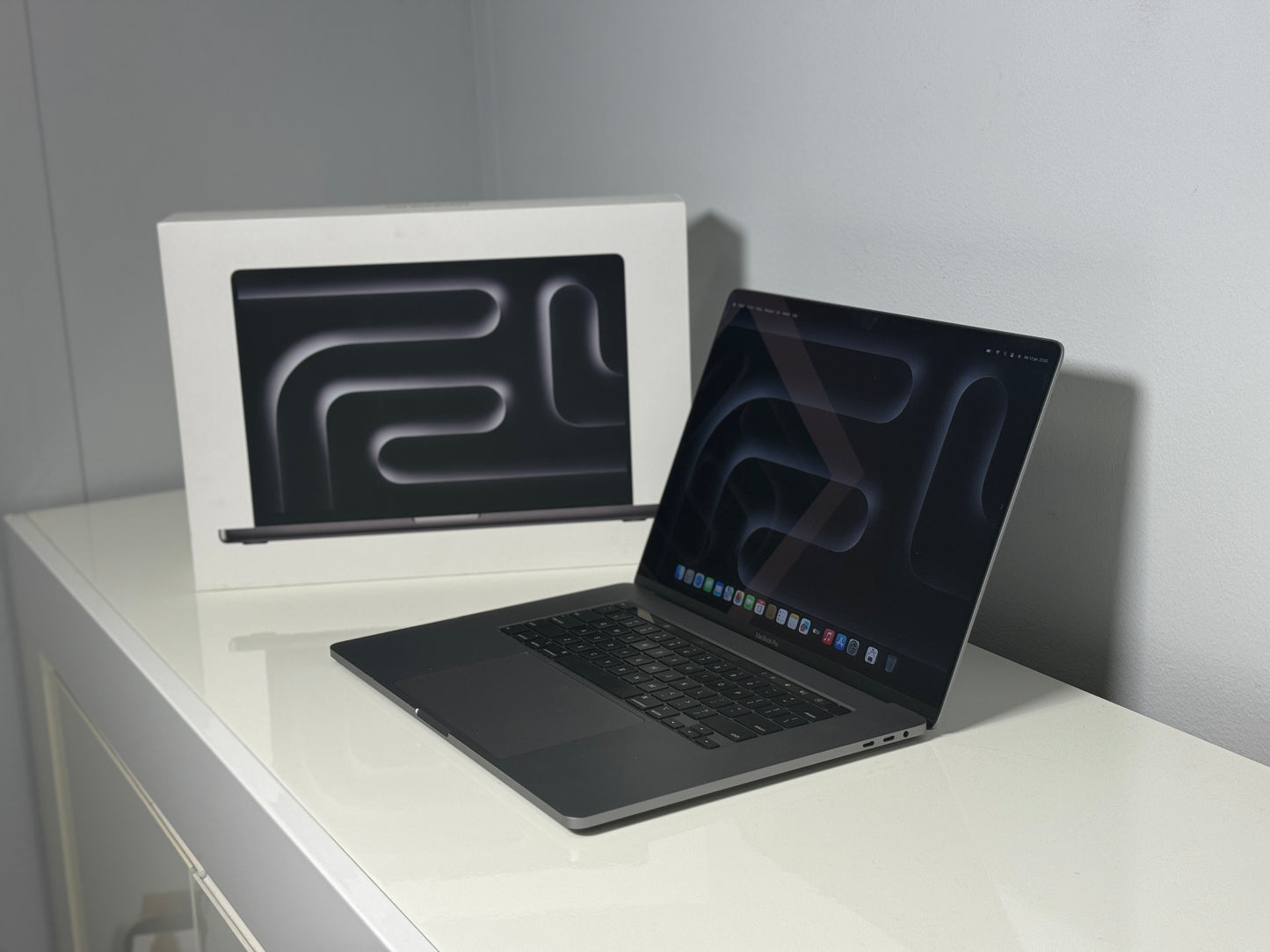 Macbook Pro 15,4" 4k Retina| Touch Bar | intel Core i7 | 512 Gb SSD | 16Gb RAM | Spacegrey (2017)