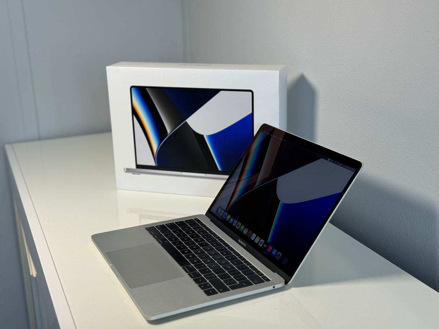 Macbook Pro 13,3" 4k Retina | Touch Bar | intel Core i5 | 256 Gb SSD | 8Gb RAM | Silver(2017)