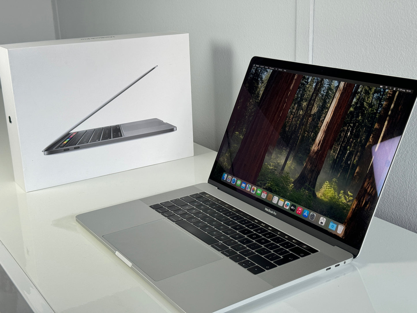 Macbook Pro 16,2" 4k Retina | Touch Bar | intel 6-Core i7 | 512 Gb SSD | 32Gb RAM | Silver (a2141)