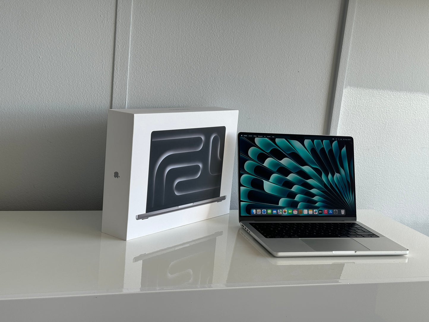 Macbook Pro 14" 8k XDR | M1 Pro | 512 Gb SSD | 16Gb RAM | Silver (A2442)