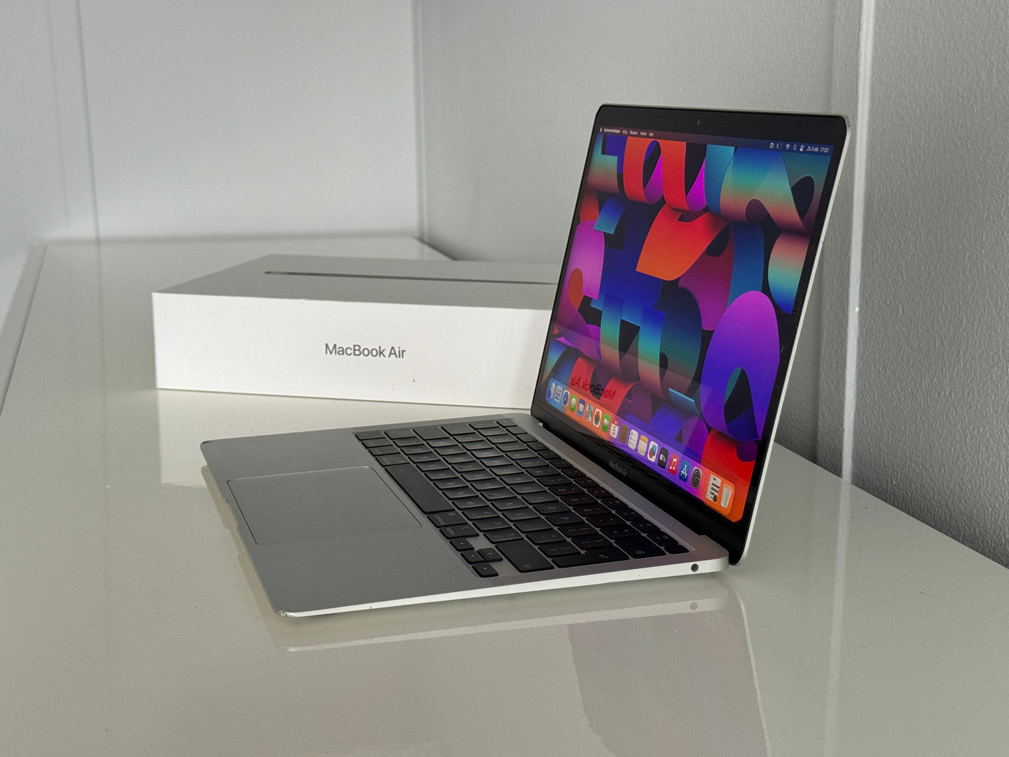 Macbook Air 13.3" 4k Retina | 8-core M1 | 256 Gb SSD | 8Gb RAM | Silver (A2337)