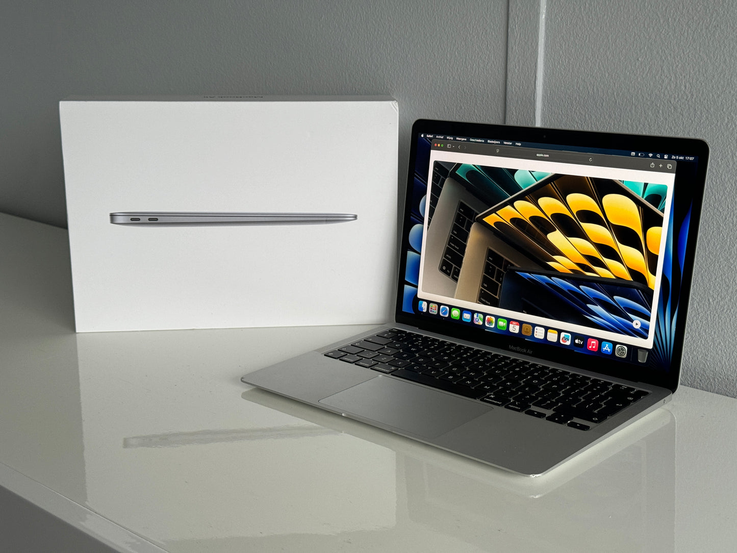 Macbook Air 13.3" 4k Retina | 8-core M1 | 256 Gb SSD | 8Gb RAM | Silver (A2337)