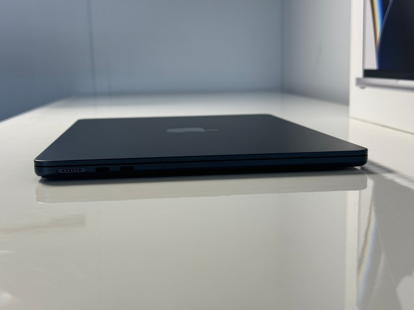 Macbook Air M3 13,6" 4K XDR Display | 8-core M3 | 16Gb RAM | 256Gb SSD | (2023)