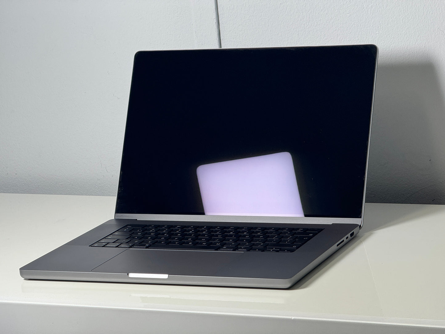 Macbook Pro 16" 4K XDR Display | M1 Pro | 16GB RAM | 500GB SSD (A2442)