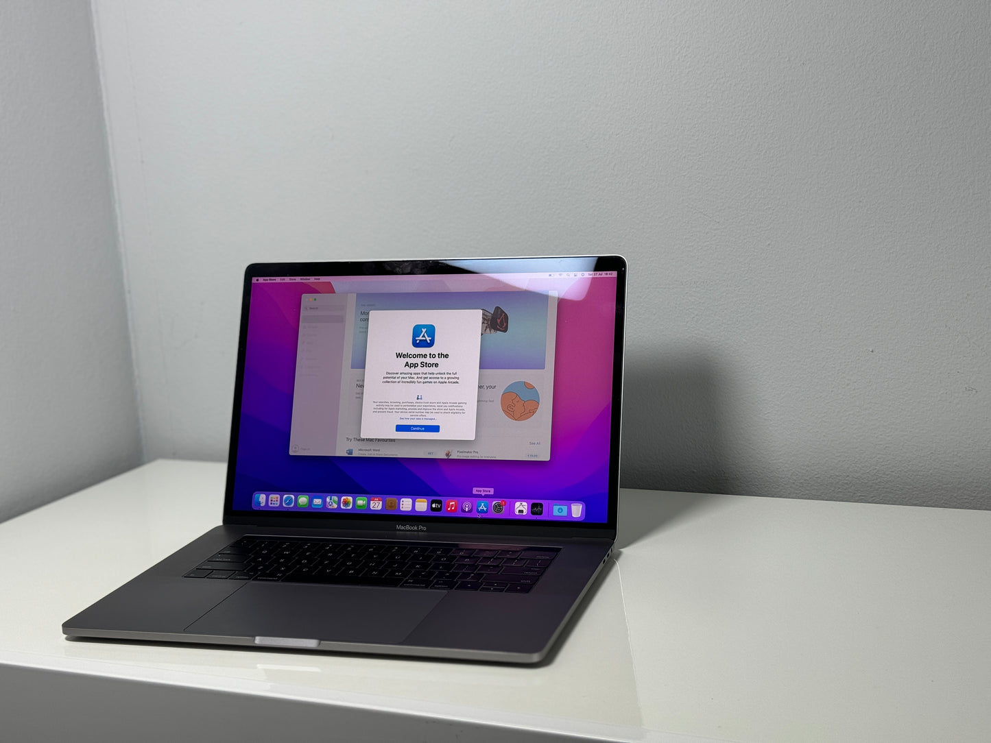 Macbook Pro 15,4" 4k Retina | Touch Bar | intel Core i7 | 512 Gb SSD | 16Gb RAM | Spacegrey (a1990)