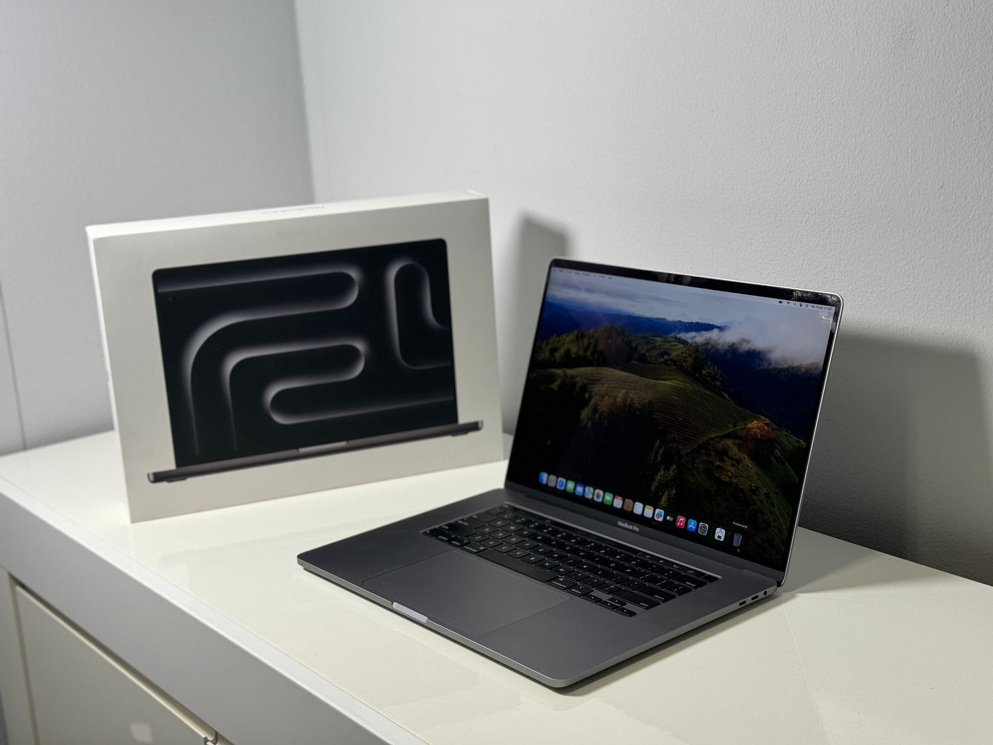 SALE 🚀🔥Macbook Pro 16,2" 4k Retina | Touch Bar | intel 6-Core i7 | 512 Gb SSD | 16Gb RAM | Space grey (a2141)