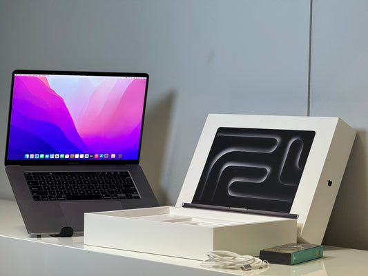 Macbook Pro 15,4" 4k Retina| Touch Bar | intel Core i7 | 256 Gb SSD | 16Gb RAM | Spacegrey (2017)