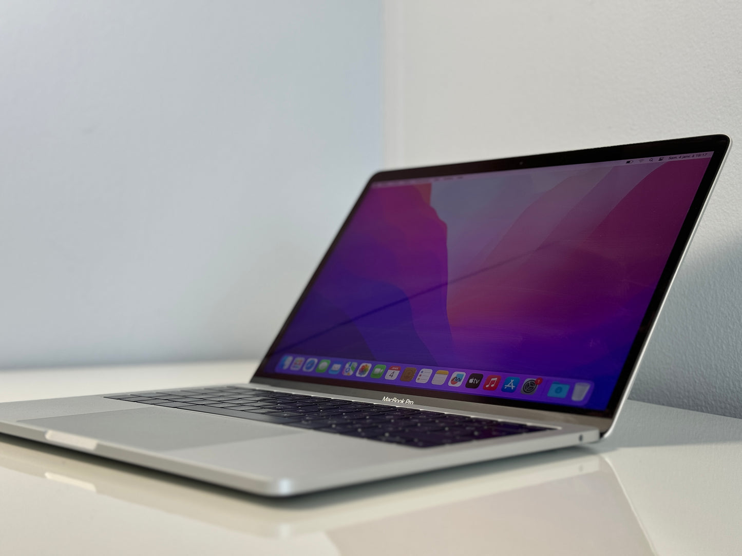 Macbook Pro 13,3" 4k Retina | Touch Bar | intel Core i5 | 500 Gb SSD | 16Gb RAM | Silver (a1708)