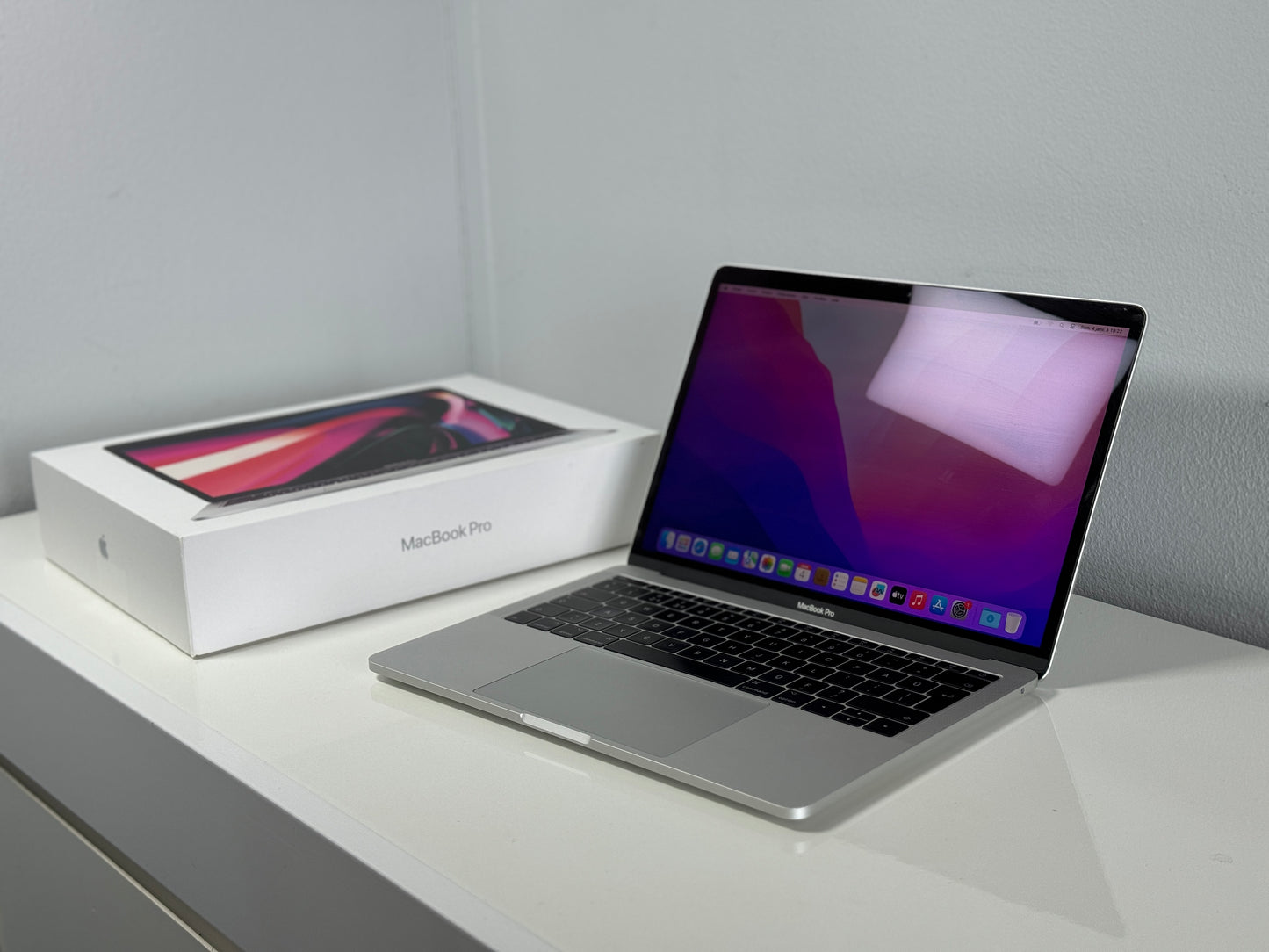 Macbook Pro 13,3" 4k Retina | Touch Bar | intel Core i5 | 500 Gb SSD | 16Gb RAM | Silver (a1708)