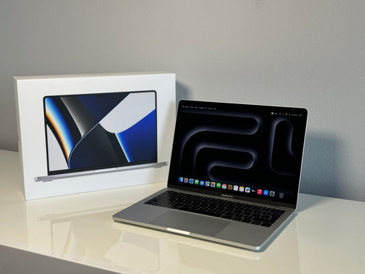 Macbook Pro 13,3" 4k Retina | Touch Bar | intel Core i5 | 256 Gb SSD | 8Gb RAM | Silver(2017)