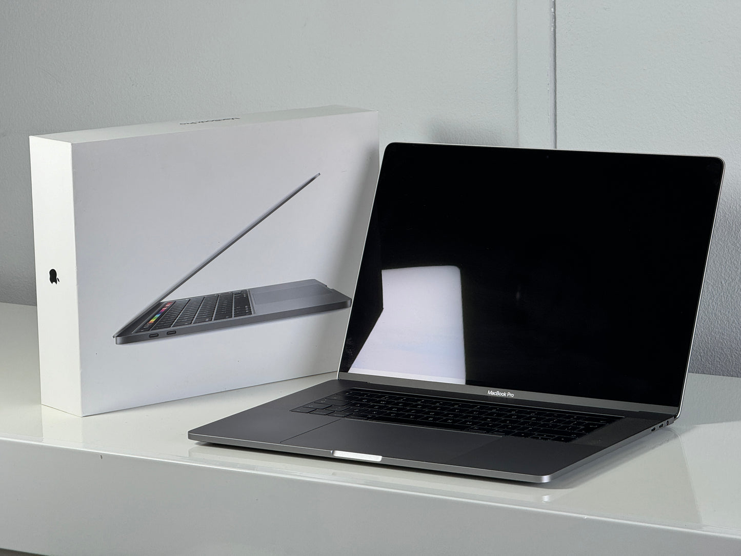 Macbook Pro 15,4" 4k Retina | Touch Bar | intel Quad Core i7 | 1Tb SSD | 16Gb RAM | Spacegrey (a1707)