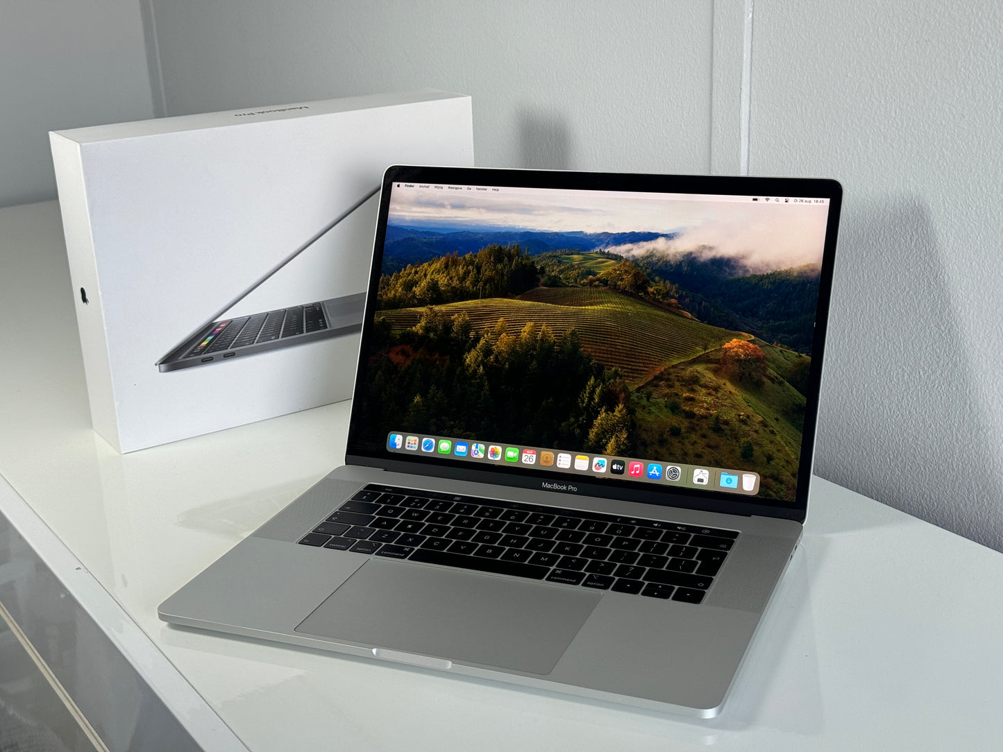 Macbook Pro 16,2" 4k Retina | Touch Bar | intel 6-Core i7 | 512 Gb SSD | 32Gb RAM | Silver (a2141)