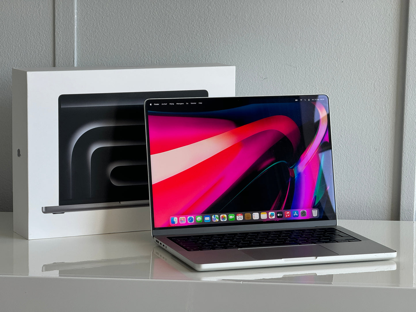 Macbook Pro 14" 8k XDR | M1 Pro | 512 Gb SSD | 16Gb RAM | Silver (A2442)