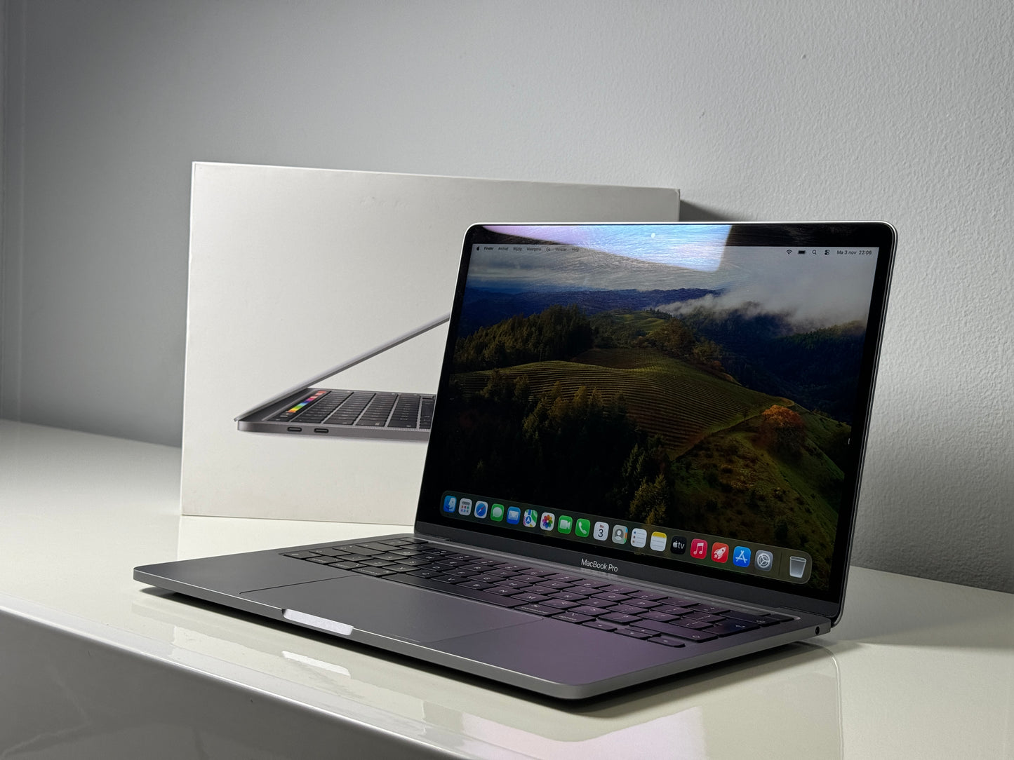 Macbook Pro 13,3" 4k Retina | intel Core i5 | 256 Gb SSD | 8Gb RAM | Spacegrey