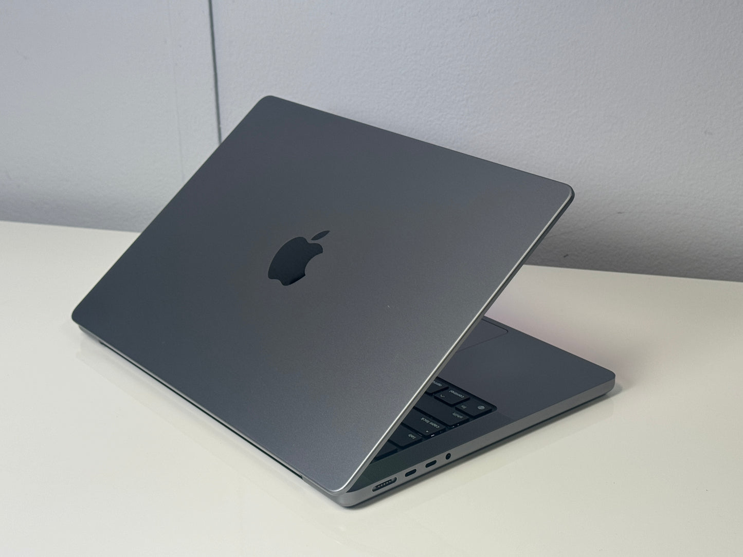 Macbook Pro 14" XDR | M1 Pro | 1000 Gb SSD | 16Gb RAM | Spacegrey (A2442)