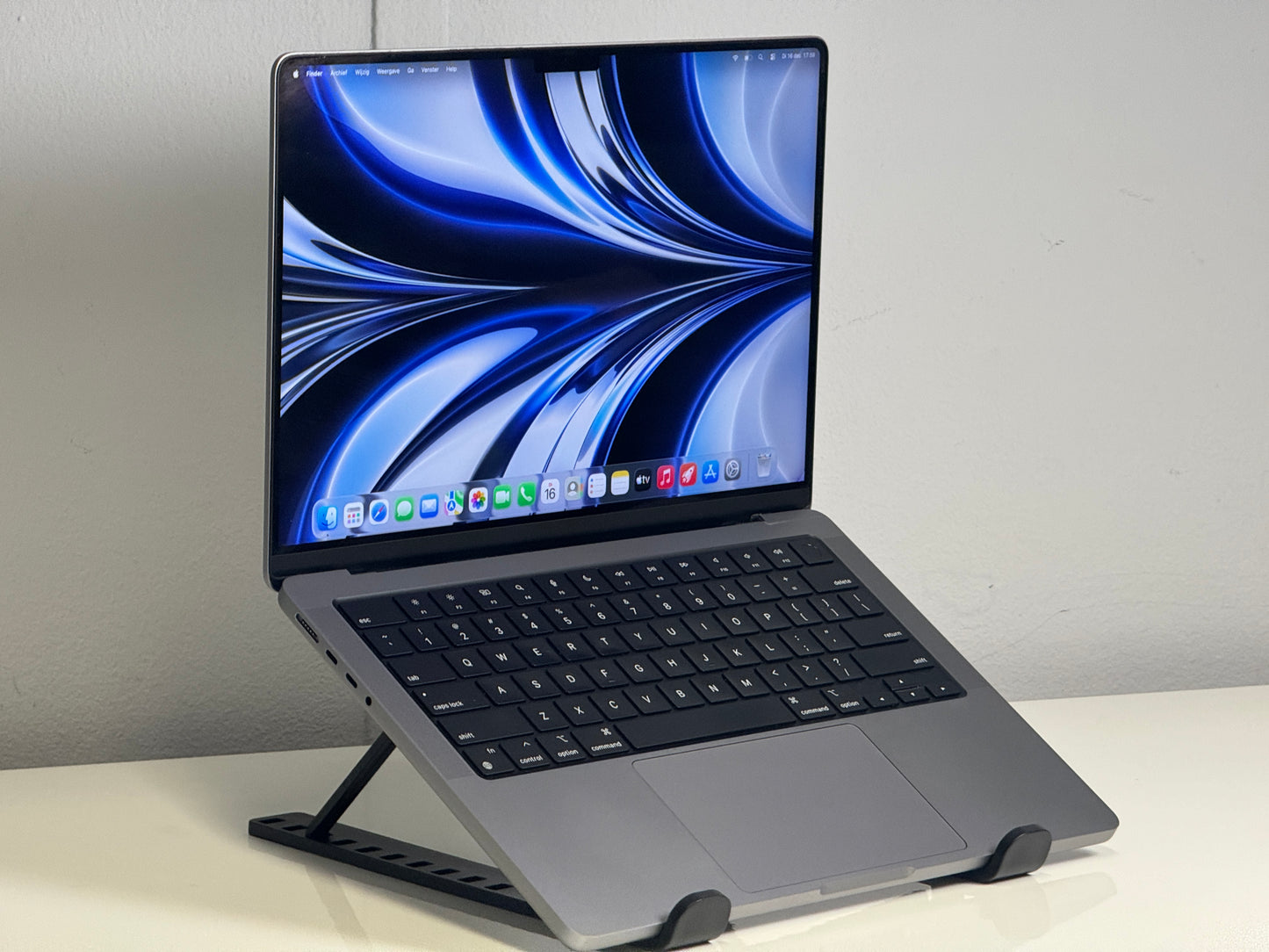 Macbook Pro 14" XDR | M1 Pro | 1000 Gb SSD | 16Gb RAM | Spacegrey (A2442)