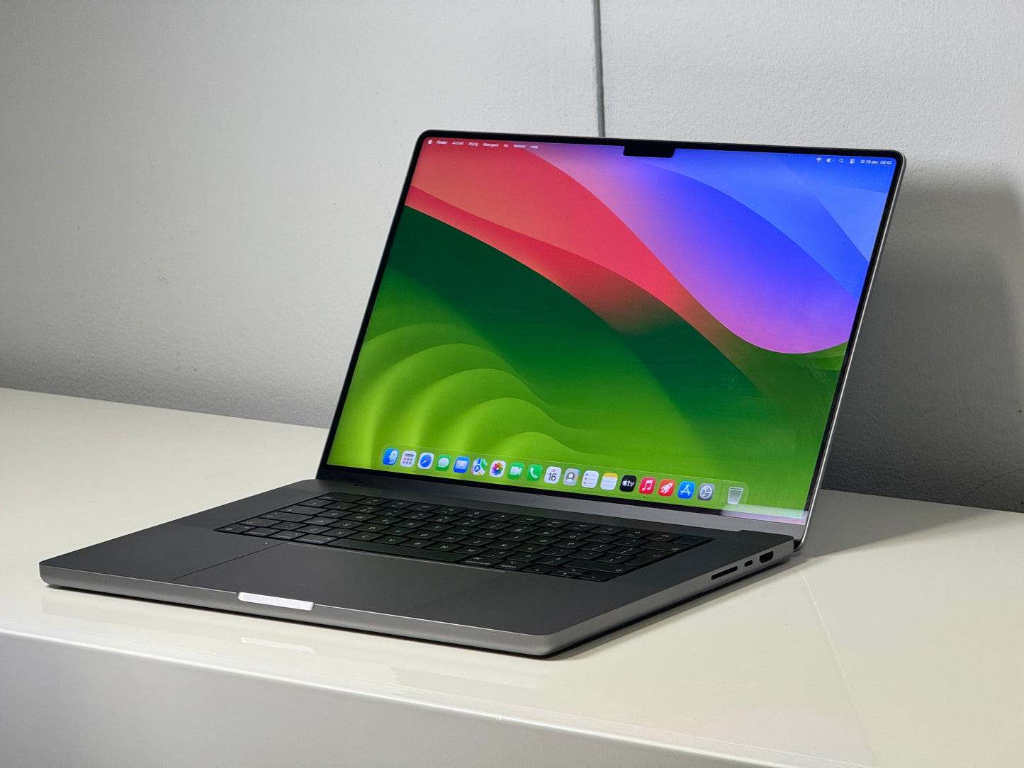 Macbook Pro 16" 4K XDR Display | M1 Pro | 16GB RAM | 500GB SSD (A2442)