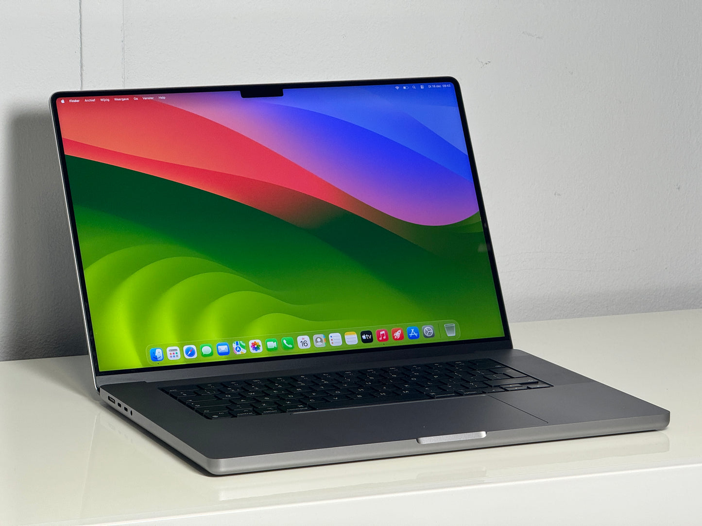Macbook Pro 16" 4K XDR Display | M1 Pro | 16GB RAM | 500GB SSD (A2442)