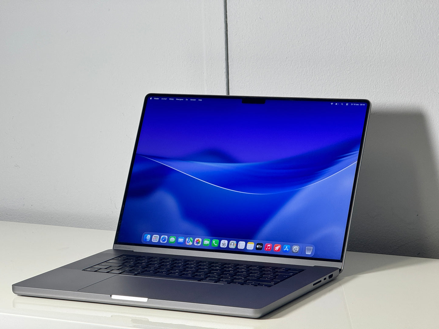 Macbook Pro 16" 4K XDR Display | M1 Pro | 16GB RAM | 500GB SSD (A2442)