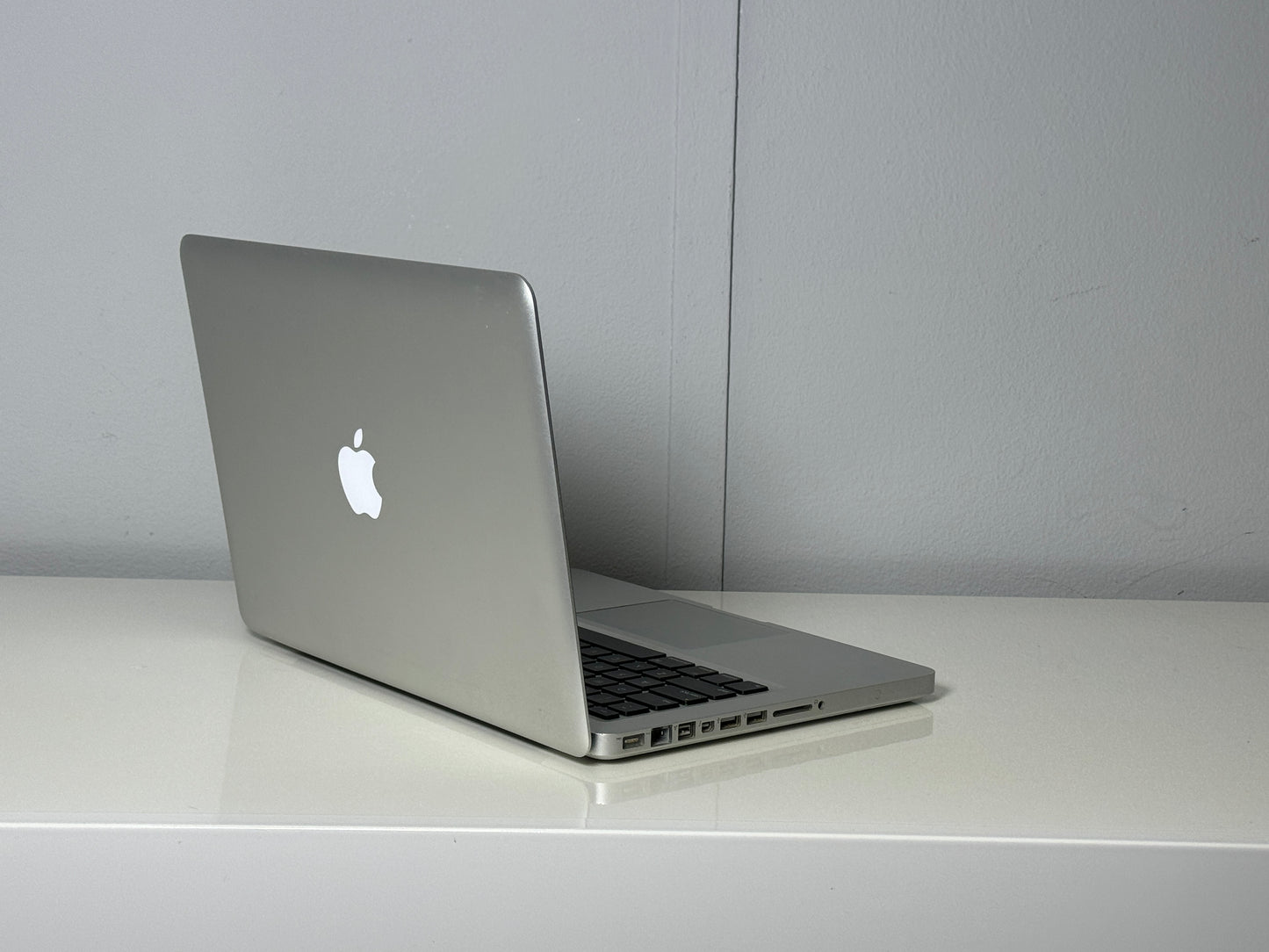 Macbook pro 13 inch | intel core i5 | 128Gb HDD