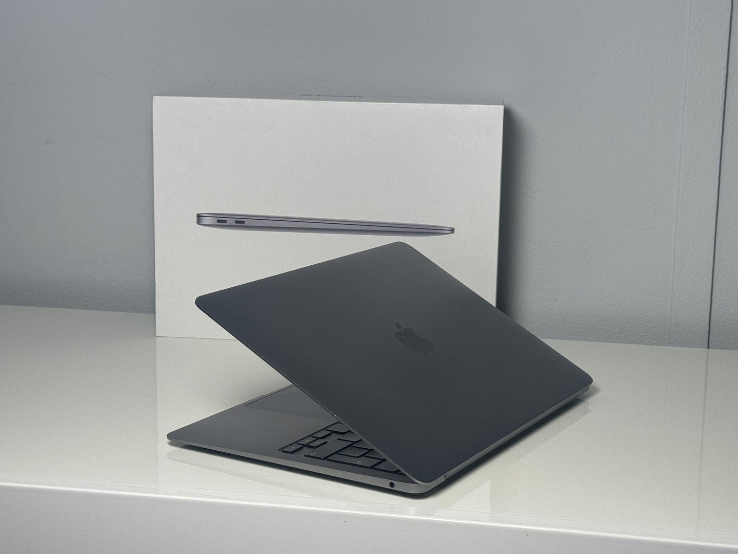 Macbook Air 2020 Liquid retina | intel core i3 | 256GB SSD | 8Gb RAM (a2179)