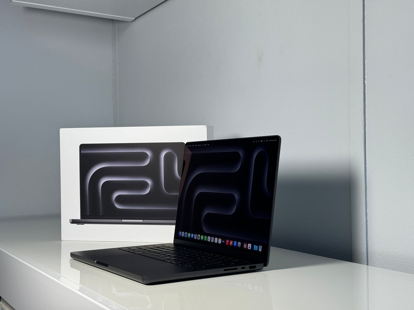 Macbook Pro 14" 4K XDR Display | M3 MAX | 1000GB SSD | 36GB RAM Space Black (2023)