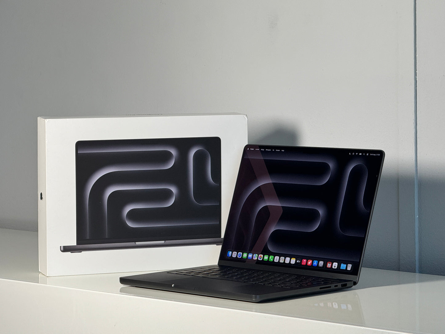 Macbook Pro 14" 4K XDR Display | M3 MAX | 1000GB SSD | 36GB RAM Space Black (2023)