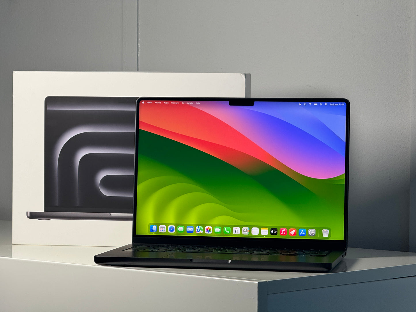 Macbook Pro 14" 4K XDR Display | M5 | 512GB SSD | 16GB RAM Space Black (2025)