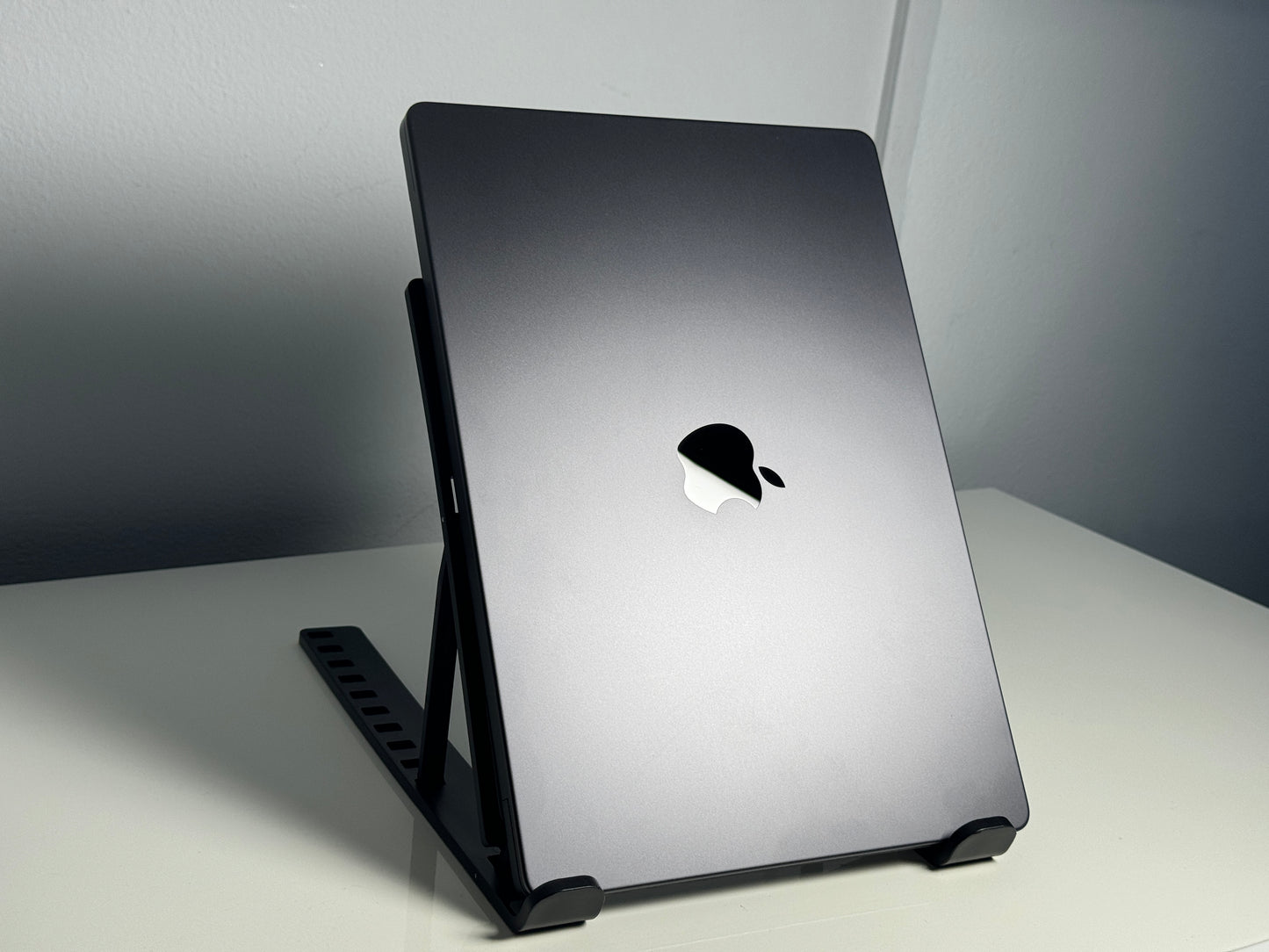 Macbook Pro 14" 4K XDR Display | M4 Pro | 512GB SSD | 24GB RAM Space Black (2024)
